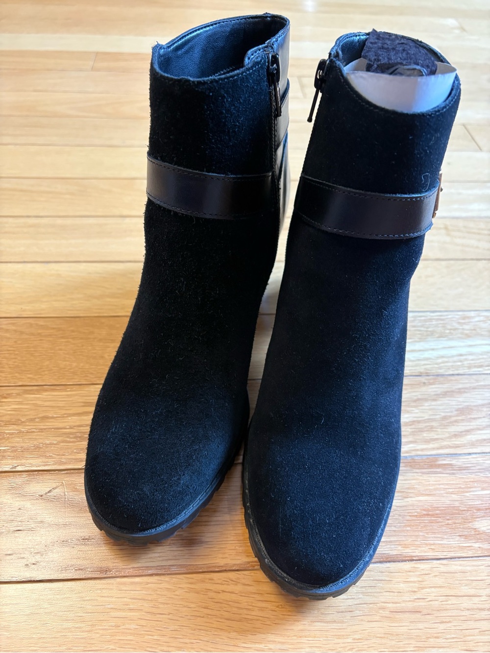 le chateau Black Suede & Leather Block Heel Ankle Boots with Buckle, size 37/6.5
